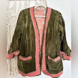 Magnolia Pearl Oz Velvet Dreamworld Green and Pink Embroidered Coat OS RARE 💫
